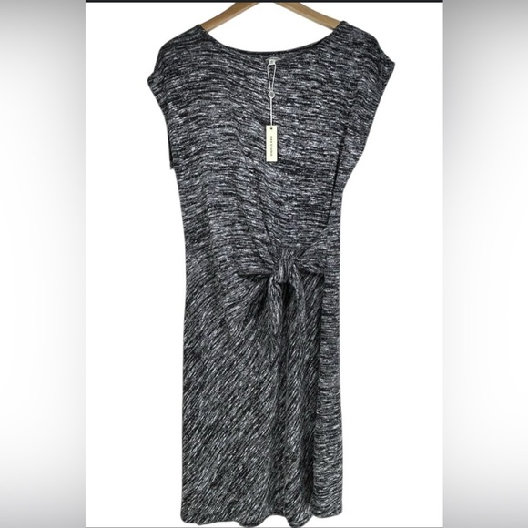 Women’s Max Studio Sweater Dress with Side Tie Black/White Size 1X New with Tags - Picture 1 of 7